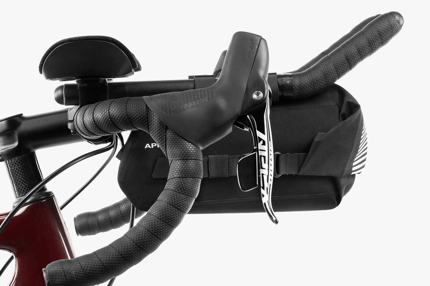 apidura-racing-aerobar-pack-2.5l-on-bike-3.jpg